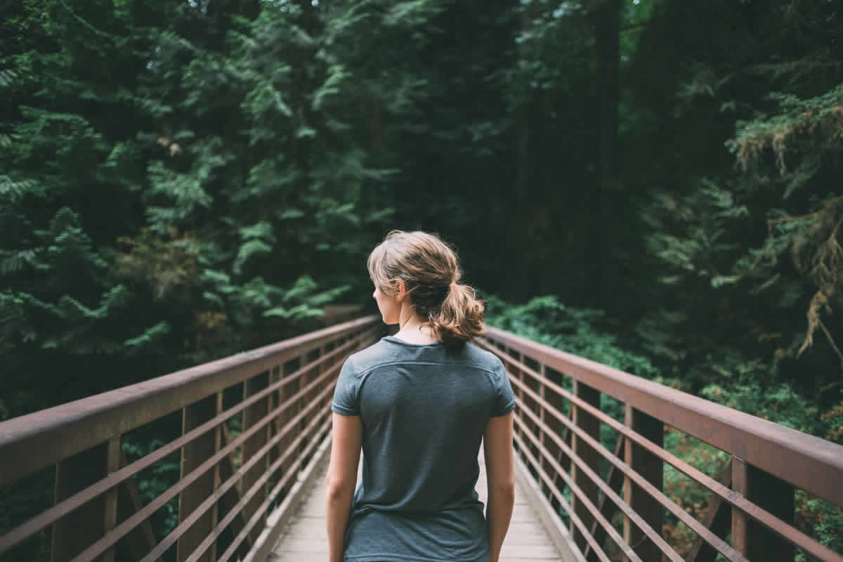 girl on the bridge
